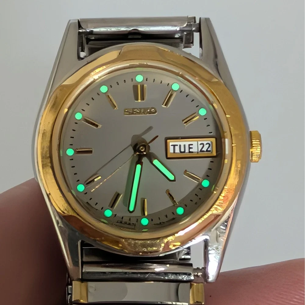 Seiko 7N83-0169 Two Tone‎ Day Date Sapphire Crystal Watch Lume